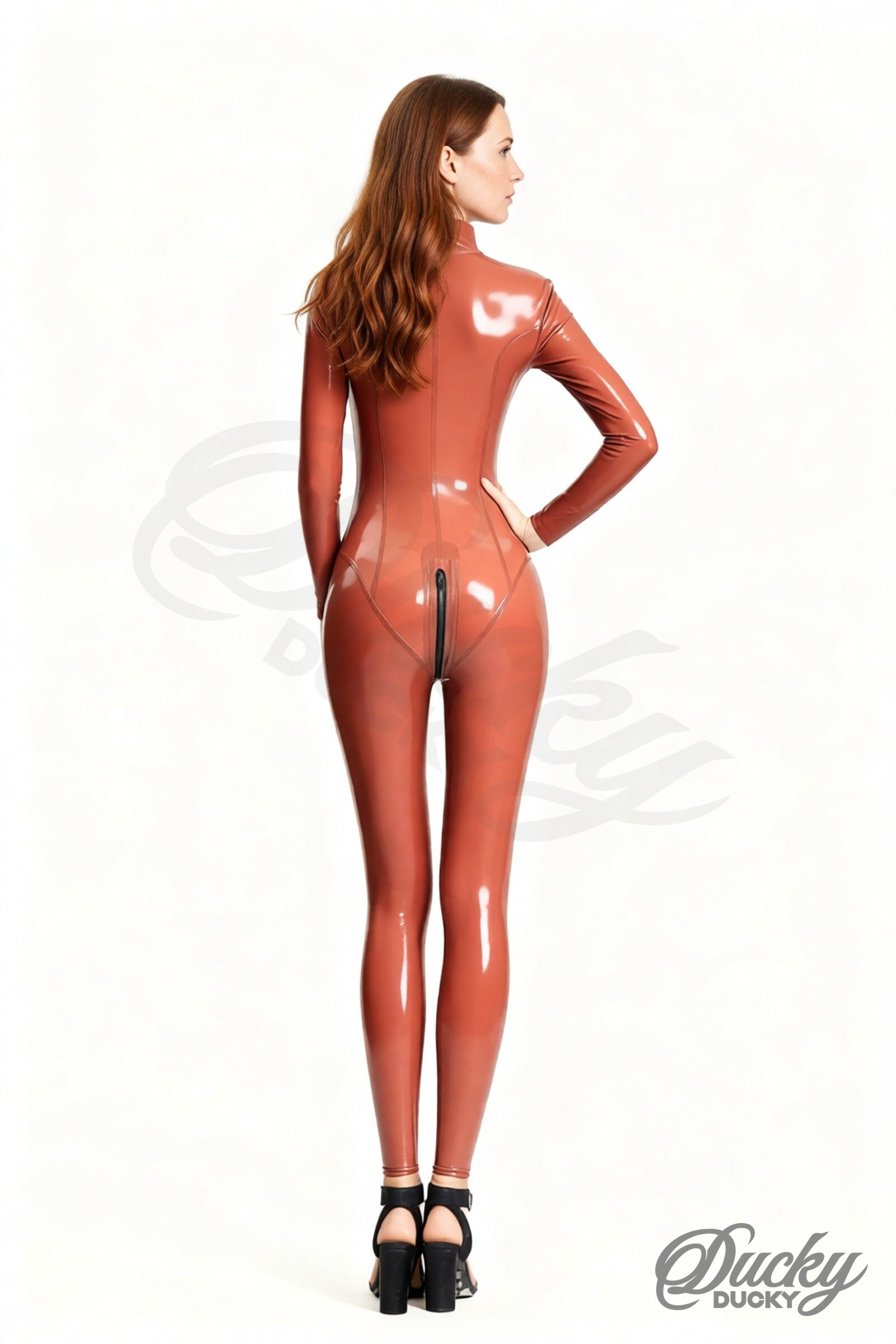 Garnet – catsuit in latex con collarino a fibbia e apertura a goccia