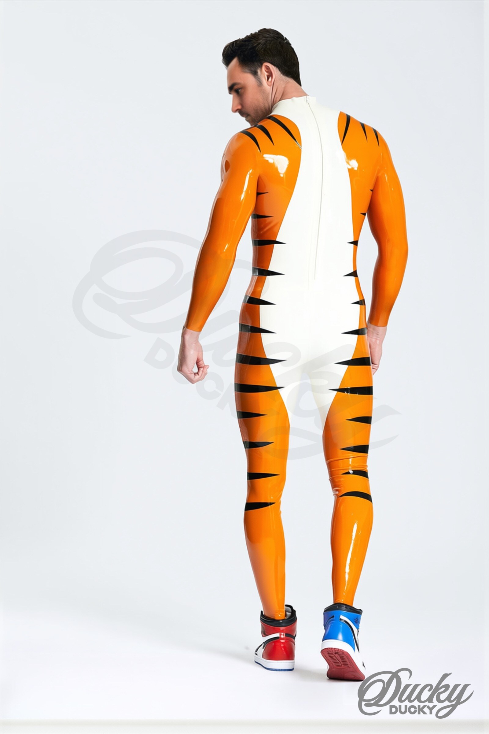 Sibérien – men’s snow tiger latex catsuit